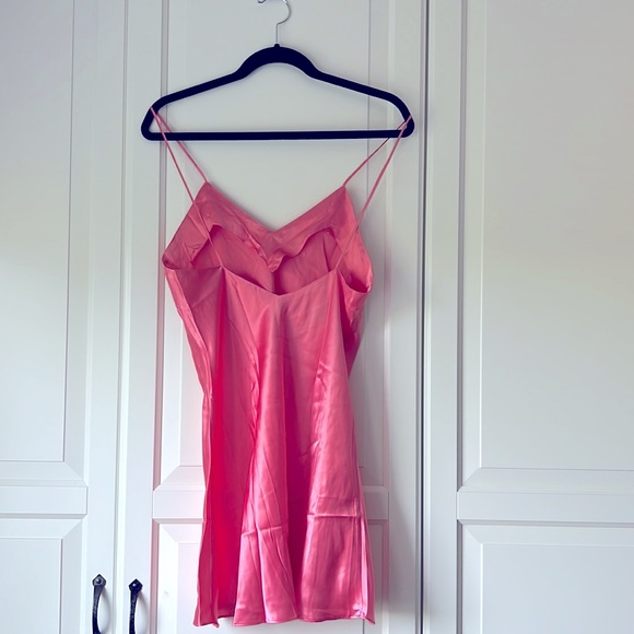 VICTORIA’S SECRET. Silk. Small. Excellent condition. Low back. V front. - Picture 2 of 4